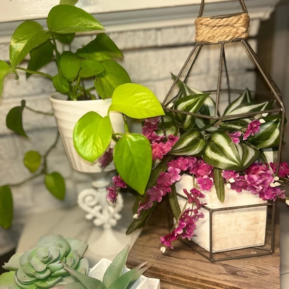 Rustic Wood Pot Hanging Plant Planter Indoor or Outdoor Medal Design Decor